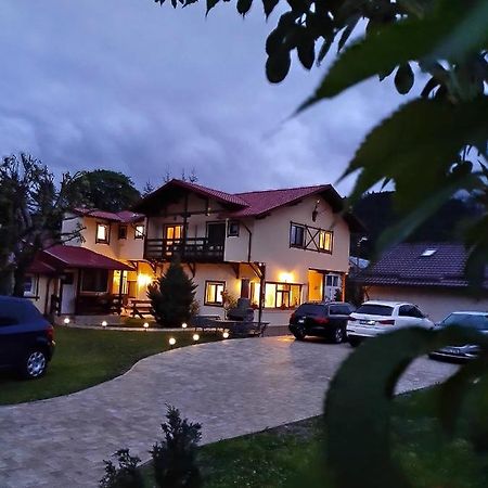Отель Casa Cu Flori Буштени Экстерьер фото